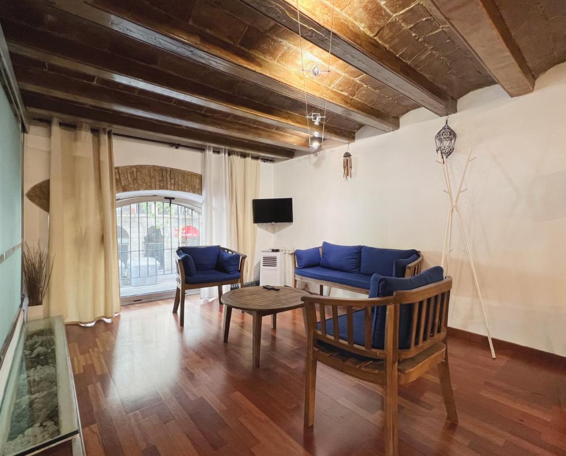 Stay U-Nique Apartments Placa Universitat Barcelona Bagian luar foto